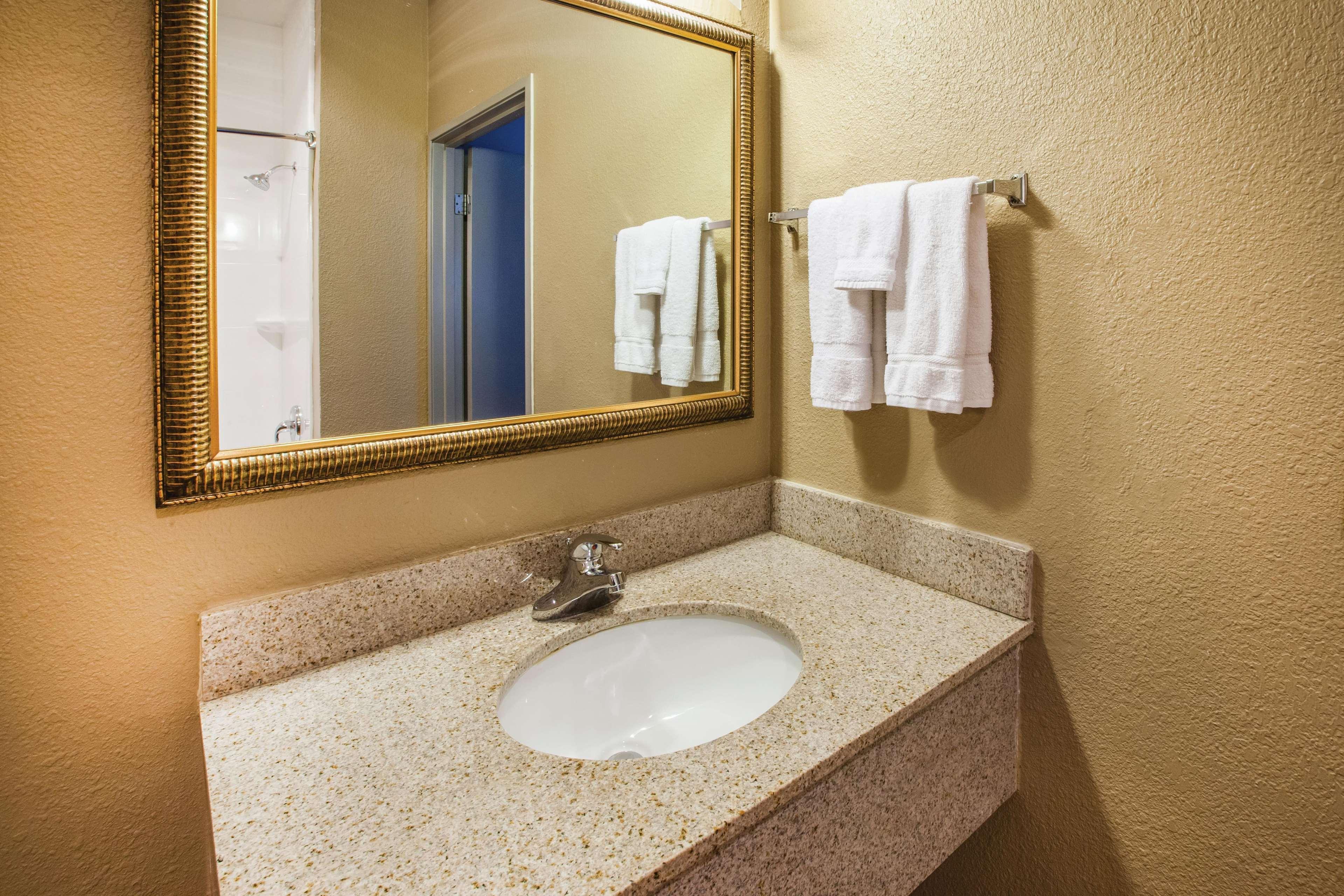 La Quinta Inn By Wyndham Indianapolis North Extérieur photo
